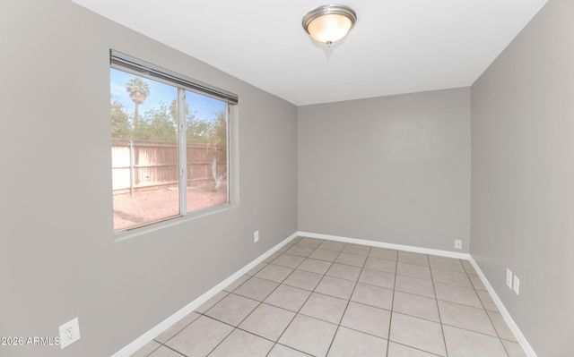 1127 S UNA Avenue, Tempe, AZ 85281
