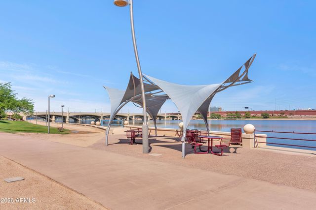 1127 S UNA Avenue, Tempe, AZ 85281