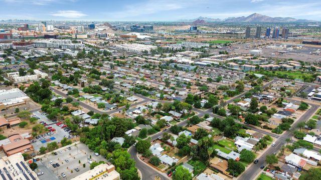 1127 S UNA Avenue, Tempe, AZ 85281