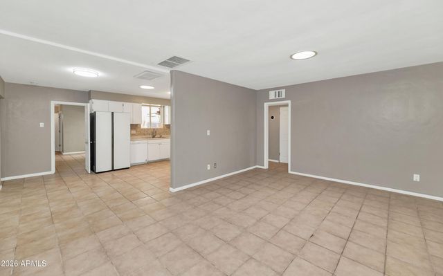 1127 S UNA Avenue, Tempe, AZ 85281