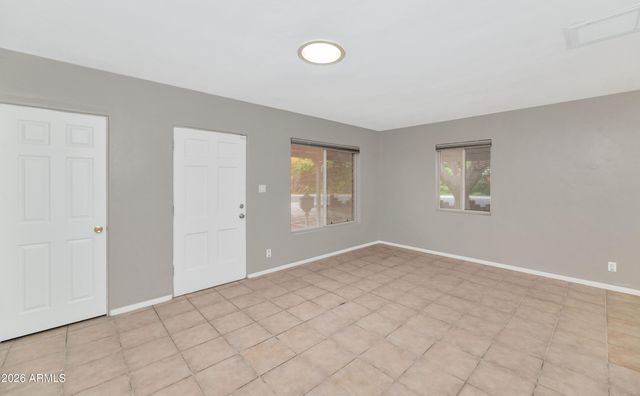 1127 S UNA Avenue, Tempe, AZ 85281
