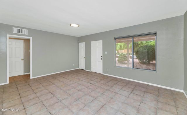 1127 S UNA Avenue, Tempe, AZ 85281