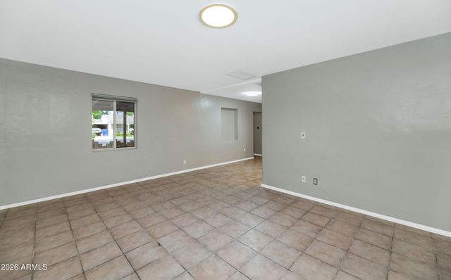 1127 S UNA Avenue, Tempe, AZ 85281