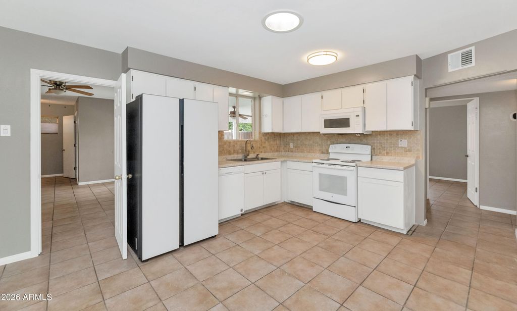 1127 S UNA Avenue, Tempe, AZ 85281 — photo 4