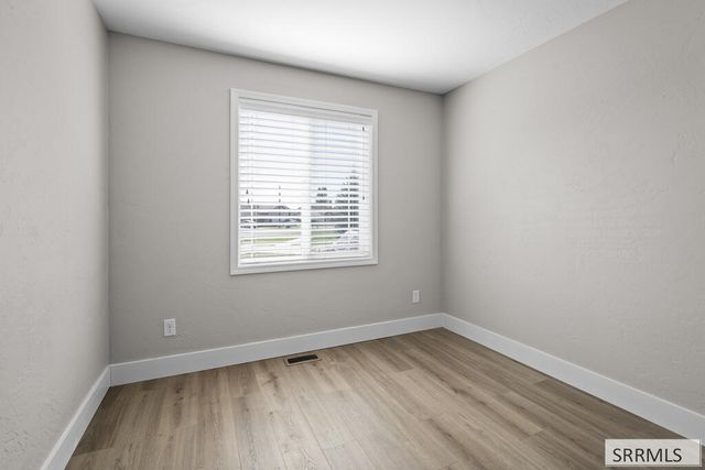 5461 E Elliott Street, Iona, ID 83427
