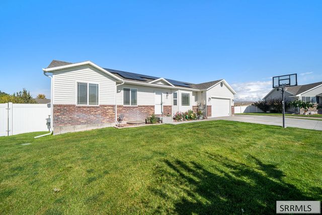 5461 E Elliott Street, Iona, ID 83427