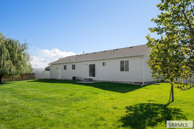 5461 E Elliott Street, Iona, ID 83427