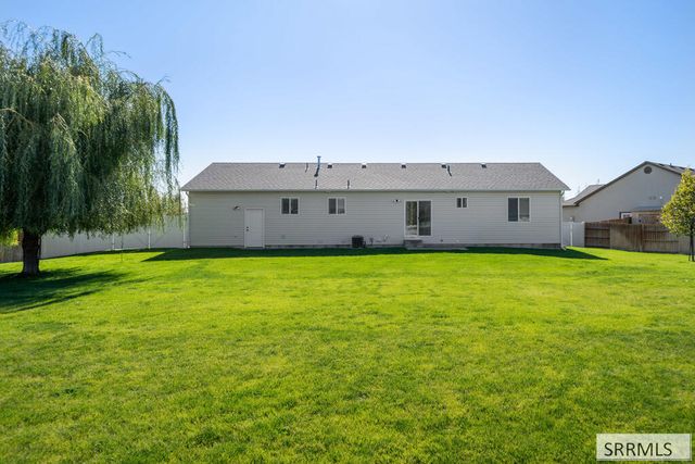 5461 E Elliott Street, Iona, ID 83427