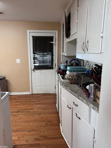 115 Robertson Street, Mount Clemens, MI 48043