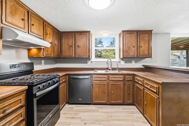 13638 Oak Breeze, Universal City, TX 78148