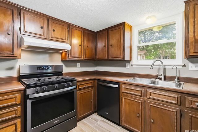 13638 Oak Breeze, Universal City, TX 78148