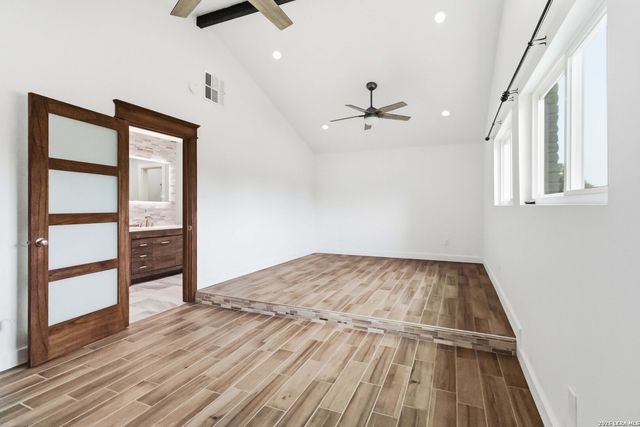 13638 Oak Breeze, Universal City, TX 78148