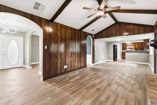 13638 Oak Breeze, Universal City, TX 78148