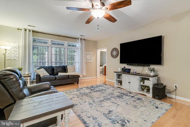 14855 KING CHARLES, Issue, MD 20645