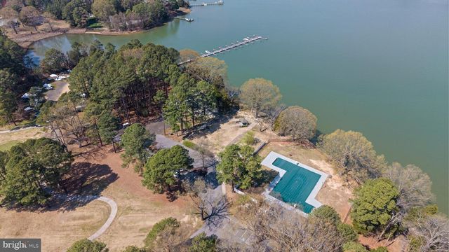 14855 KING CHARLES, Issue, MD 20645