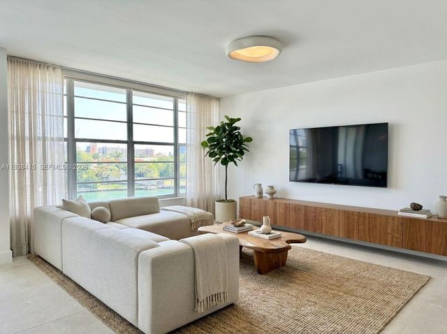 9101 E Bay Harbor Dr 406, Bay Harbor Islands, FL 33154