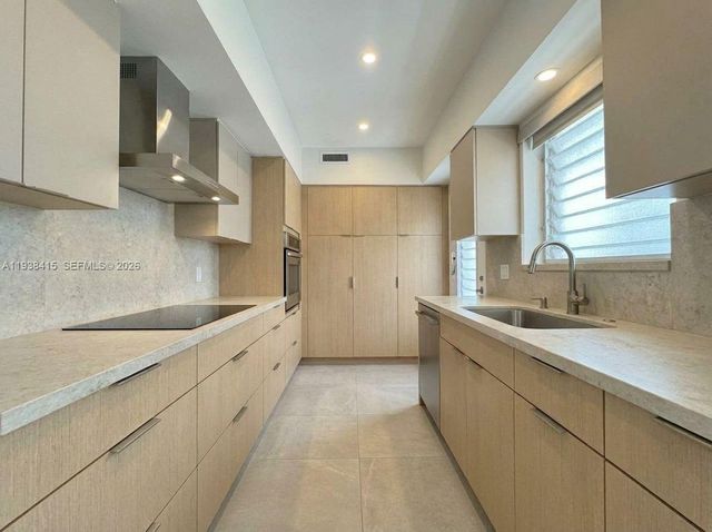 9101 E Bay Harbor Dr 406, Bay Harbor Islands, FL 33154