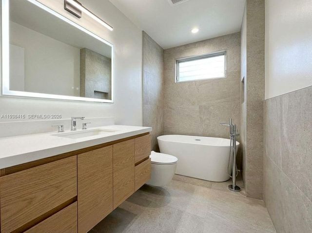 9101 E Bay Harbor Dr 406, Bay Harbor Islands, FL 33154