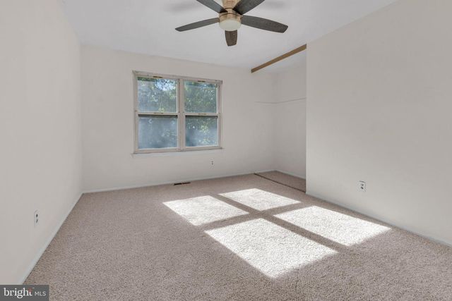 23 E OLEANDER DR, Mount Laurel, NJ 08054