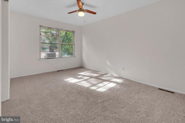 23 E OLEANDER DR, Mount Laurel, NJ 08054