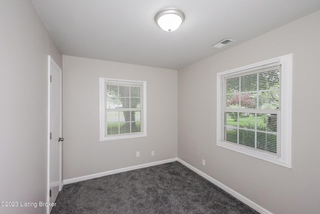 5810 Alanadale Dr, Louisville, KY 40272