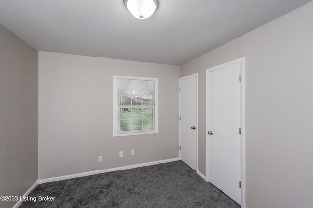 5810 Alanadale Dr, Louisville, KY 40272