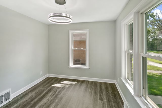 9516 Jackson Avenue, Brookfield, IL 60513