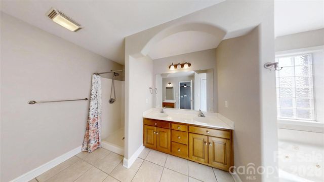 4240 Hunter Rhyne Road, Lincolnton, NC 28092