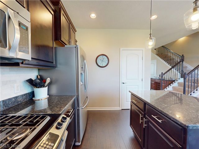 6144 N Pointe Drive, Pepper Pike, OH 44124