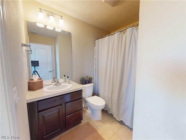 6144 N Pointe Drive, Pepper Pike, OH 44124