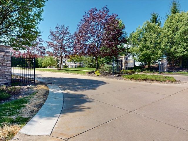 6144 N Pointe Drive, Pepper Pike, OH 44124