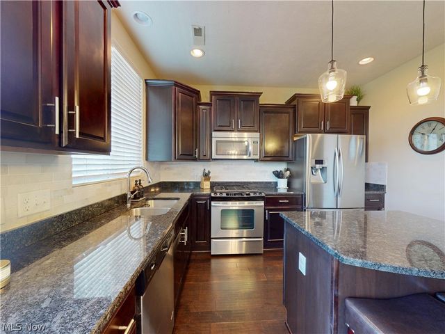 6144 N Pointe Drive, Pepper Pike, OH 44124