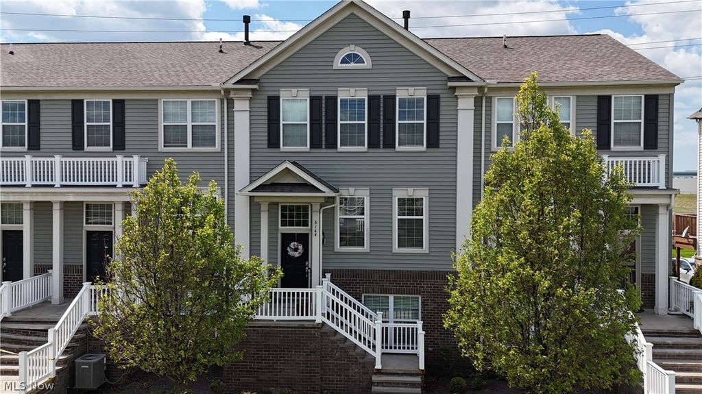 6144 N Pointe Drive, Pepper Pike, OH 44124