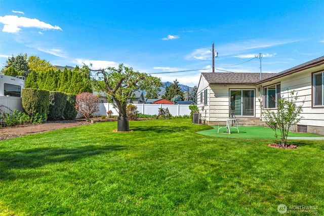 1427 2nd Street, Wenatchee, WA 98801