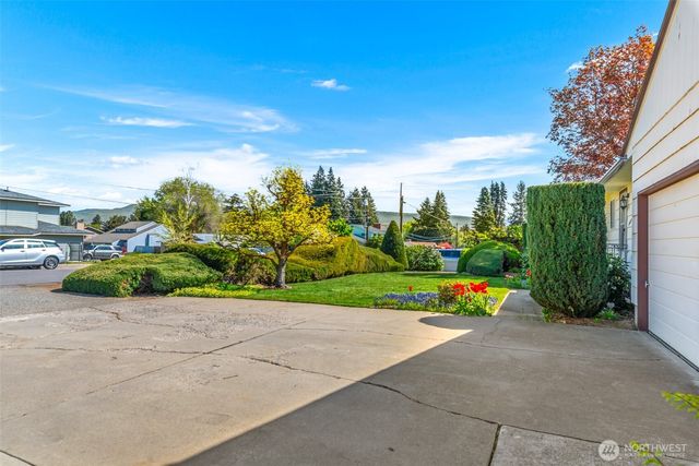 1427 2nd Street, Wenatchee, WA 98801