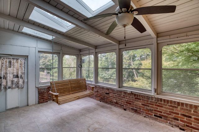 7366 Parkridge Road, Newburgh, IN 47630