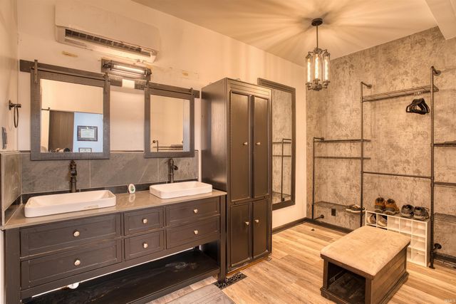 7366 Parkridge Road, Newburgh, IN 47630