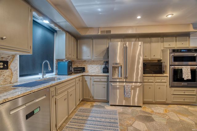 7366 Parkridge Road, Newburgh, IN 47630