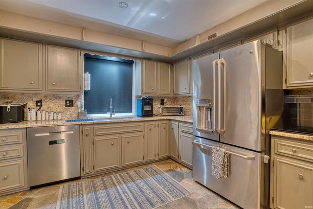 7366 Parkridge Road, Newburgh, IN 47630