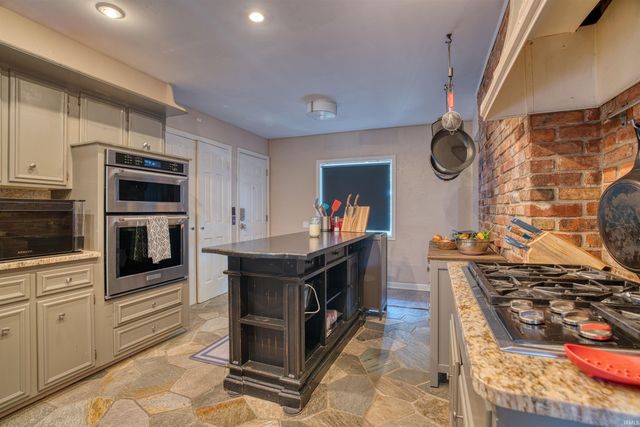 7366 Parkridge Road, Newburgh, IN 47630