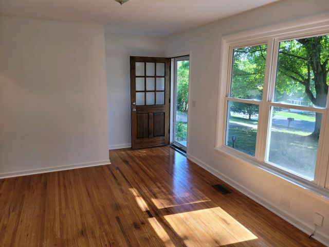 910 Mitchell Rd, Nashville, TN 37206