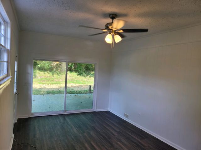 910 Mitchell Rd, Nashville, TN 37206