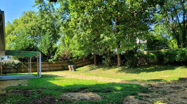 910 Mitchell Rd, Nashville, TN 37206