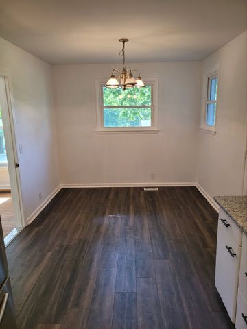 910 Mitchell Rd, Nashville, TN 37206