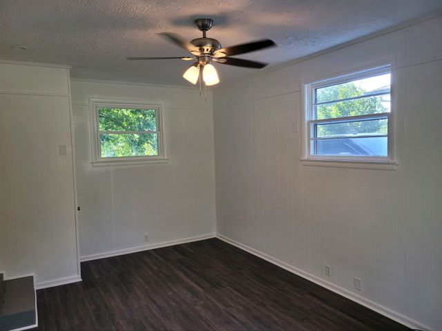 910 Mitchell Rd, Nashville, TN 37206