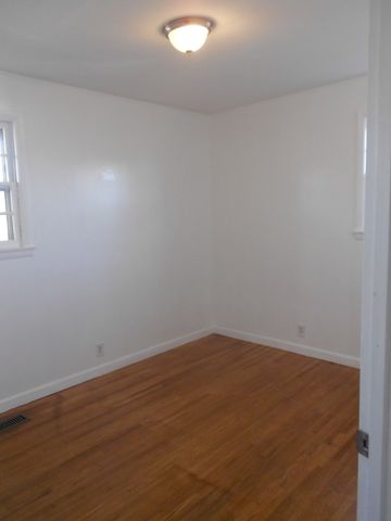 910 Mitchell Rd, Nashville, TN 37206