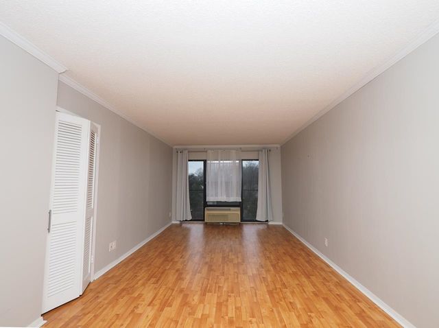 232 S Highland St Apt 505, Memphis, TN 38111