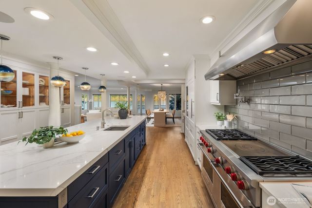 14014 Riviera Place NE, Seattle, WA 98125