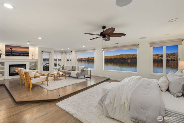 14014 Riviera Place NE, Seattle, WA 98125