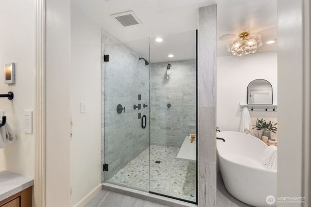 14014 Riviera Place NE, Seattle, WA 98125